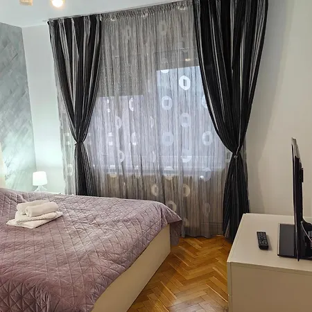 Apartament Vultur - 3 Rooms, 2 Bathrooms Targu Mures Exterior photo