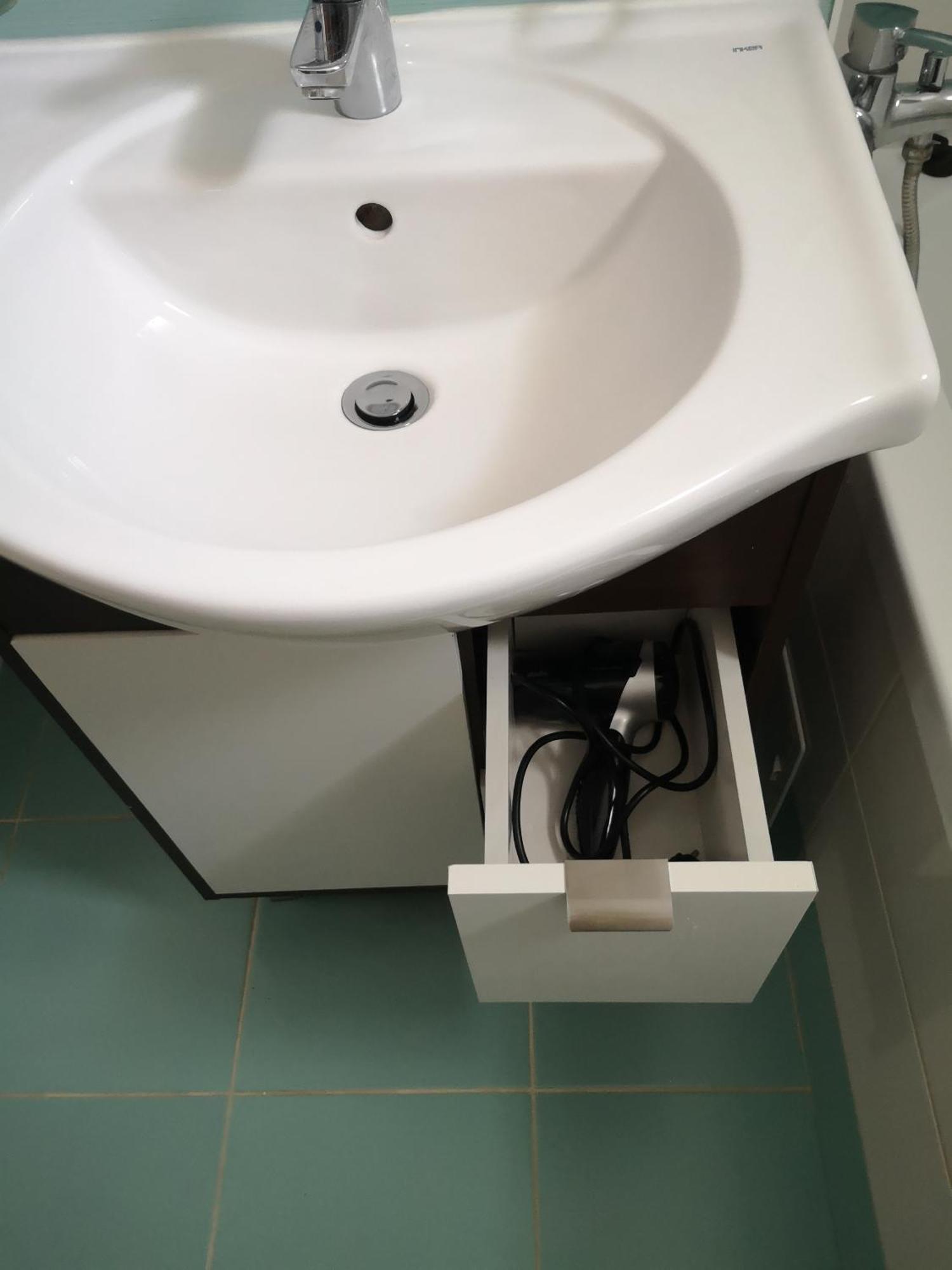 Vultur - 3 Rooms, 2 Bathrooms Apartment Targu Mures