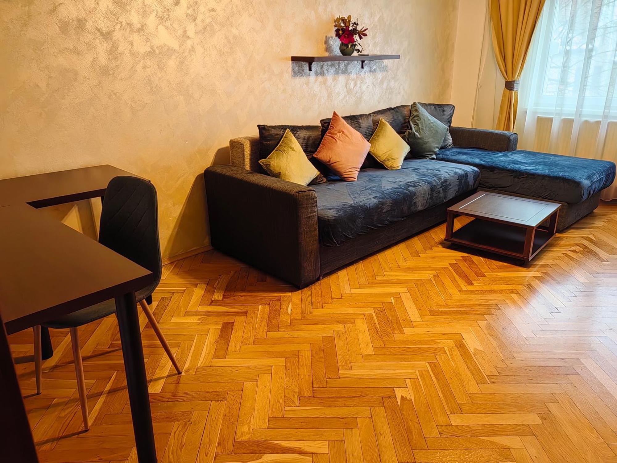 Vultur - 3 Rooms, 2 Bathrooms Targu Mures
